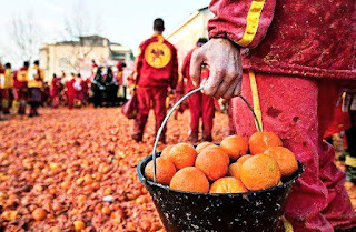 दुनिया भर में मनाये जाने वाले प्रसिद्ध और अजीबोगरीब त्योहार | Weird Festivals Around the World in Hindi