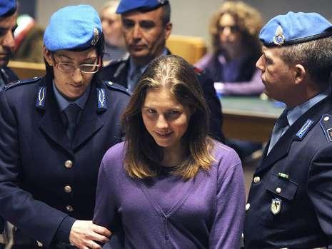 amanda knox pictures. Amanda Knox in Court