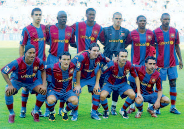 F. C. BARCELONA. Temporada 2007-08. Oleguer, Thuram, Yaya Touré, Víctor Valdés, Eto'o, Abidal. Ronaldinho, Zambrotta, Messi, Iniesta y Xavi. REAL RACING CLUB DE SANTANDER 0 🆚 F. C. BARCELONA 0 Domingo 26/08/2007, 19:00 horas. Campeonato de Liga de 1ª División, jornada 1. Santander, Campos de Sport del Sardinero: 22.250 espectadores. GOLES: no hubo.