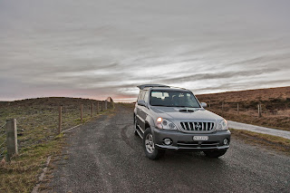 Un Hyundai Terracan de couleur grise