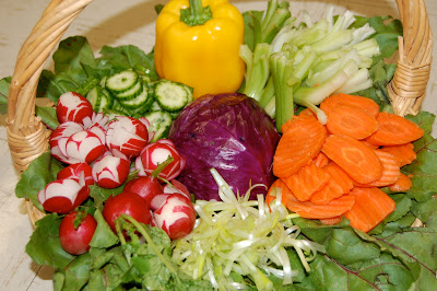 Arrange Veggies in Basket by Contrasting the Colors