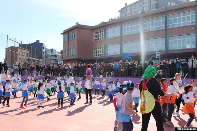 Carnaval en el colegio Larrea