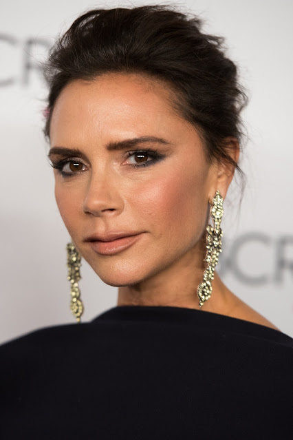 Makeup trends that make you younger inspired by Victoria Beckham looks
