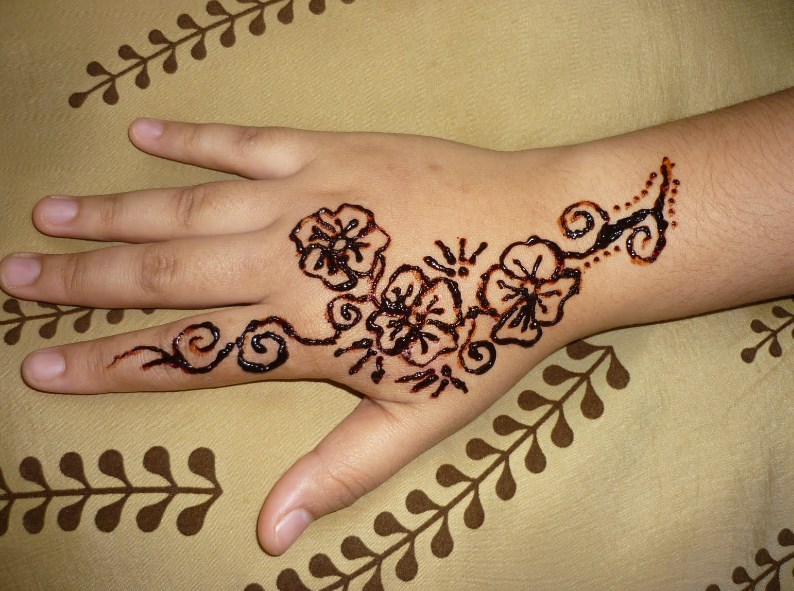  Contoh  Gambar Henna Tangan  Yg Mudah MODELEMASTERBARU