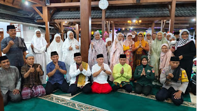 Bhabinkamtibmas Aipda Eko Pambudi Hadiri Safari Tarawih Forkopimcam Kraton di Masjid Mistahul Janah