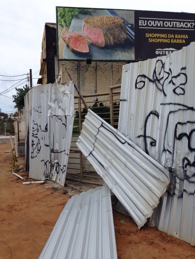 Casarão da antiga Chaves na Rua da Paciência virou abrigo de marginais 