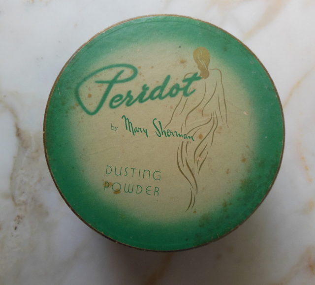 Vintage Dusting Powder #vintage #cosmetics #beauty