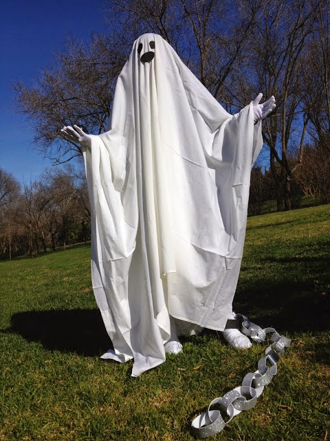 ¿Por qué se representa a los fantasmas con una sábana 