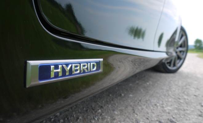 2012 Lexus GS450h hybrid badge