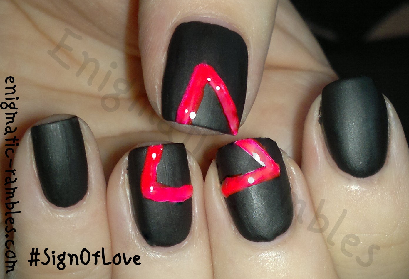 #-sign-of-love-#signoflove-lush-nails-inc-new-york-noir-color-club-warhol-george-matt-top-coat-wah-models-own-white-pen-nail-art-nails