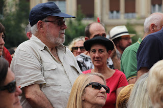 Miles de personas participan en el homenaje póstumo a Periko Solabarria