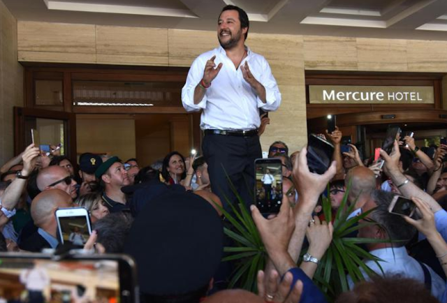 Salvini: stop Sicilia campo profughi d'Europa