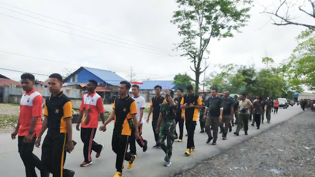 Sambut HUT ke 77 RI, TNI-Polri di Yahukimo Gelar Olahraga Bersama