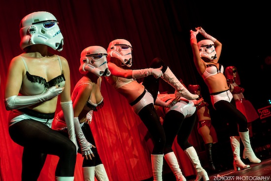 The Empire Strips Back Babes de Star Wars