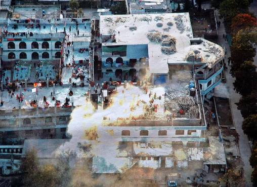 Resultado de imagem para 2007  OcupaÃ§Ã£o da Mesquita Vermelha