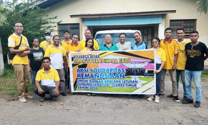 Solidaritas Keluarga Besar SMAS Syuradikara Ende Untuk Pengungsi Bencana Letusan Gunung Lewotobi