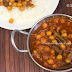 Chettinad Konda Kadalai Karuvadu Kuzhambu / Dried Fish Chickpea Curry.