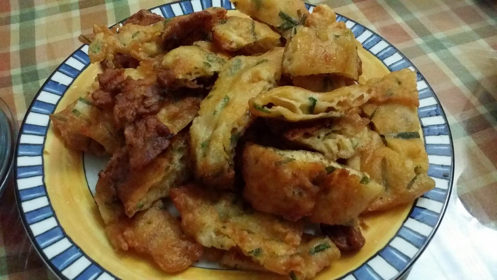 ZULFAZA LOVES COOKING: Cucur bawang rangup cicah kuah kacang