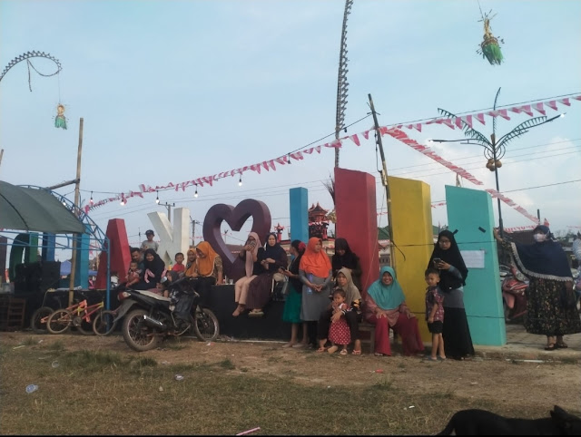 Meriah, Masyarakat Desa Kali Deras Rayakan Ulang Tahun Kemerdekaan RI