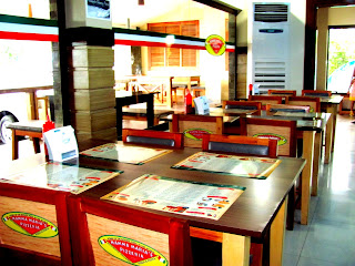 Hawaiian pizza, Davao City, Pizza, Pineapple, Mama Maria's Pezzeria, Hotel Elena, Lanang, Davao delights, davaodelights.blogspot.com