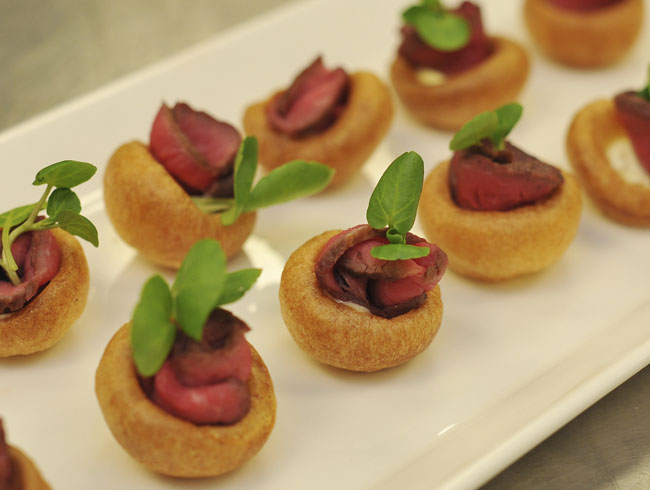 Mini Yorkshire Puddings with Roast Beef Horseradish Cream