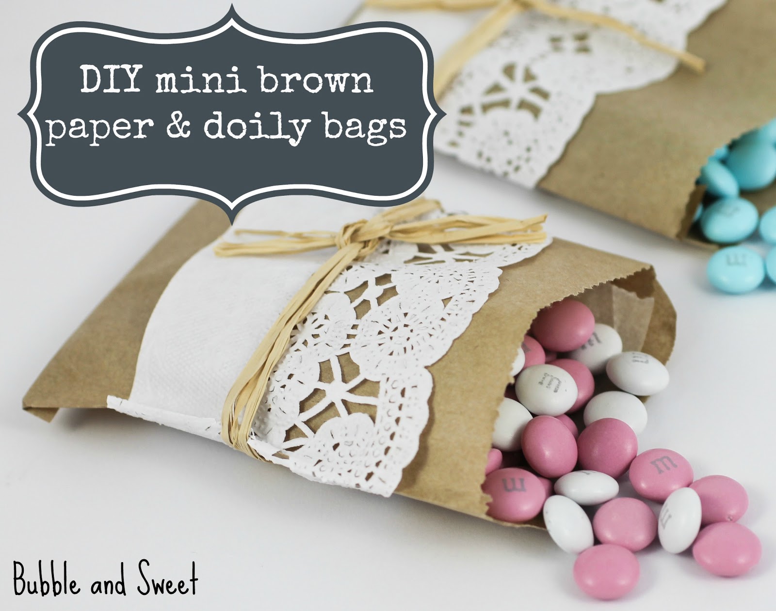 12 Pcs Small Christmas Gift Bags with Handle Cute Kraft Gift Bags Bulk for  Christmas Presents