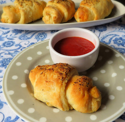 Easy Pizza Rolls