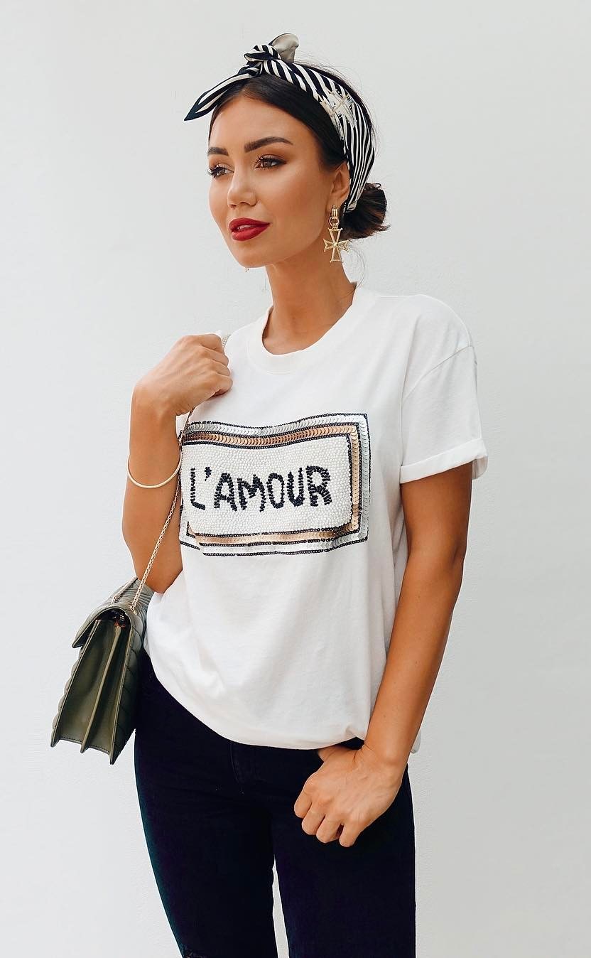 casual style obsession / embroidered tee + crossbody bag + black pants