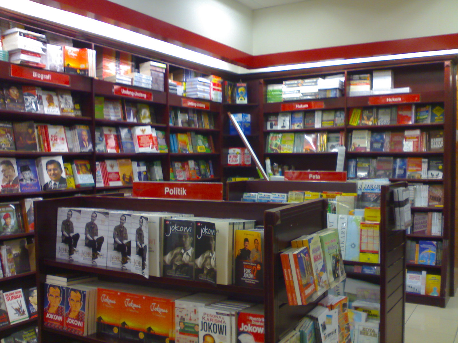  Toko Buku Gramedia  Mal Artha Gading Djangkaru Bumi