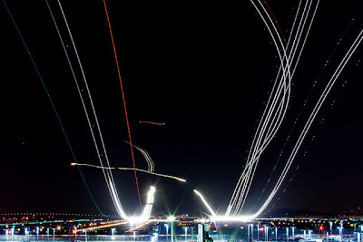 Indahnya Foto-foto Long Exposure Dari Pesawat Di Bandara [ www.BlogApaAja.com ]