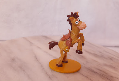 Cavalo Bala no.Alvo de vinil.com base, do Toy Story Disney Pixar. 9 cm. R$20,00