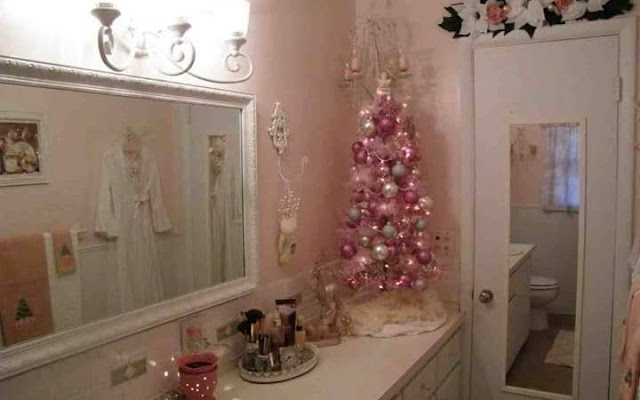 Decorating Your Bathroom for Christmas