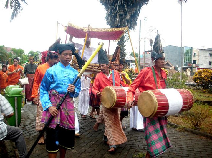  Sulawesi  Selatan  Upacara  Adat  Accera Kalompoang