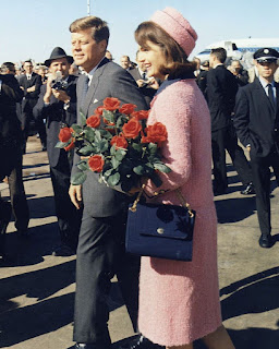 El presidente y su esposa llegan a Love Field, Dallas, 1963