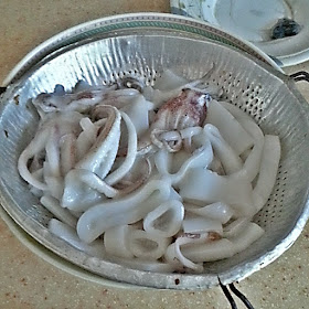 Sotong Masak Hitam (squid in Black Ink) Recipe @ http://treatntrick.blogspot.com
