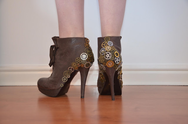 DIY fashion upcycling pimped up cog steampunk shoes