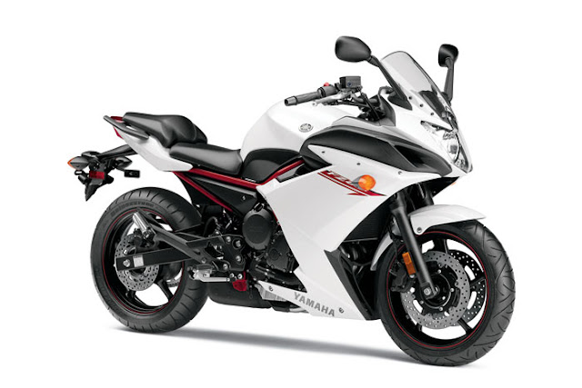 2013 Yamaha FZ6R White Color Picture