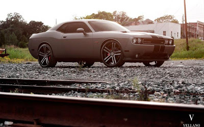 Dodge Challenger aro 24"