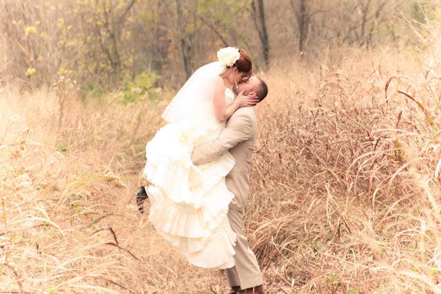 rustic wedding outdoor kiss