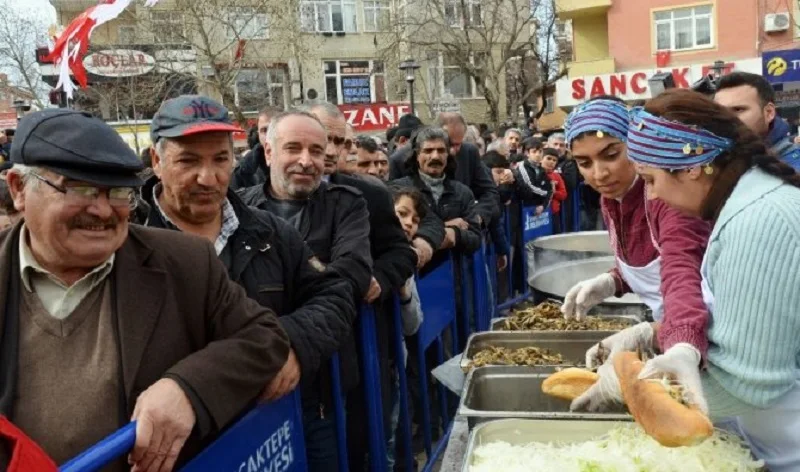 4 ncü Geleneksel Hamsi Festivali'ne yoğun ilgi