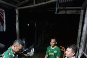  Sinergitas Jaga Kamtibmas, Personel Polsek Nisam Bersama Anggota TNI Sambang Warga Pada Malam Hari