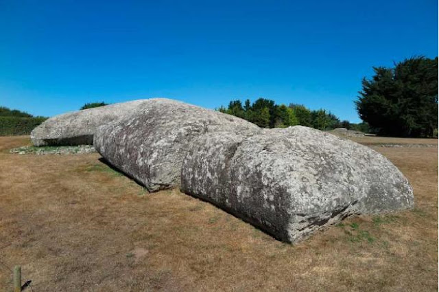 Гранд Менгир Бризе, самый большой камень в Карнаке