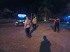 Cegah aksi kejahatan dimalam hari, Polsek Padangbai bersinergi dengan Pecalang Gelar Blue Light Patrol.