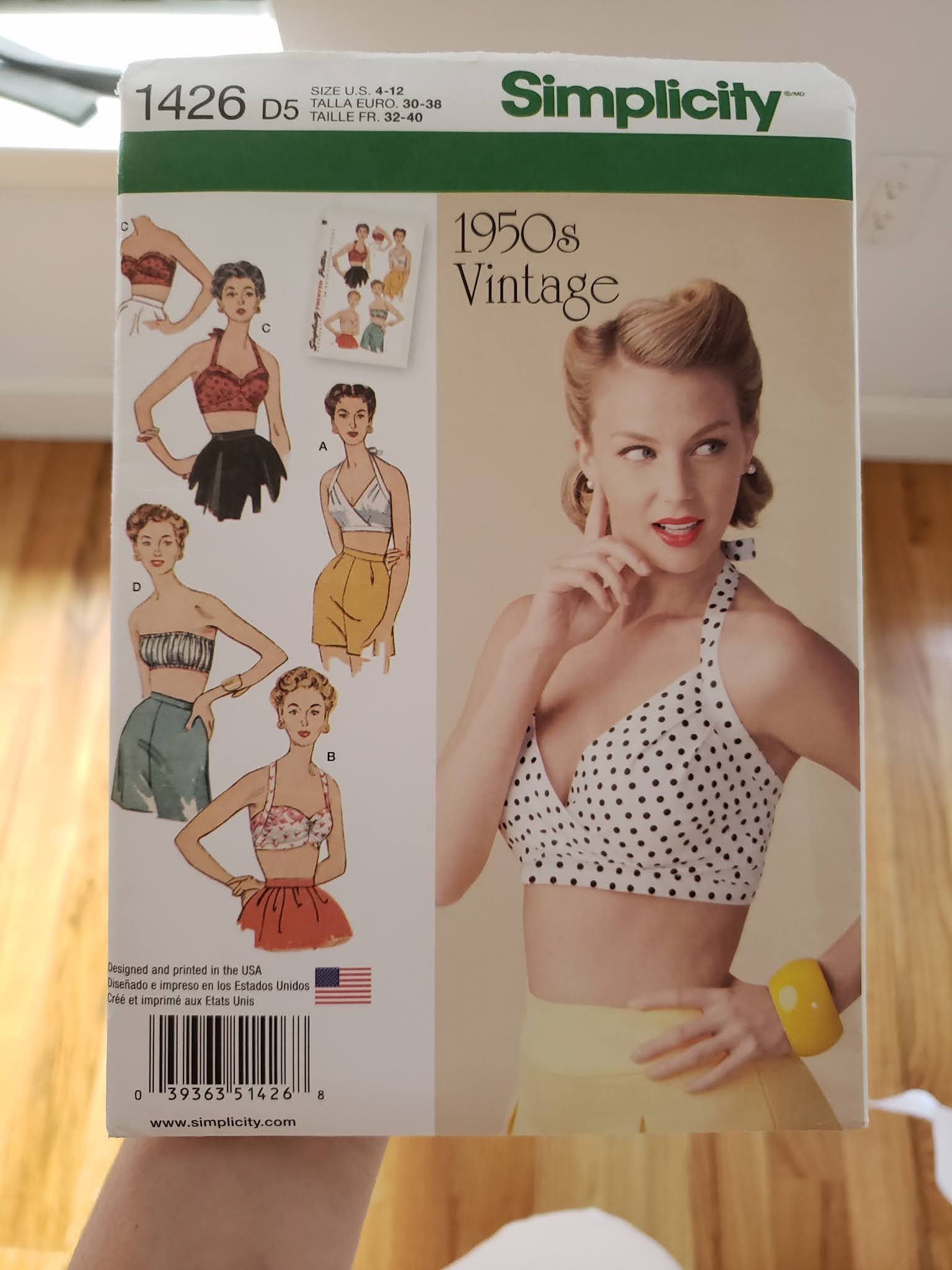Simplicity 1426] I made this super cute 1950s style crop top using