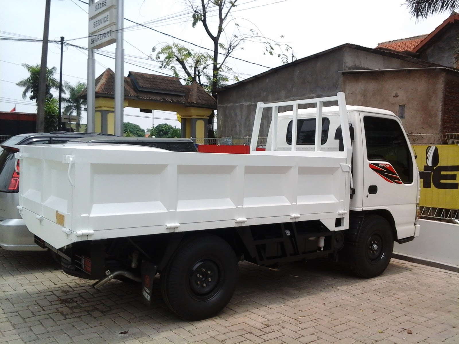 Paket Kredit Isuzu Truk Elf 4 Roda