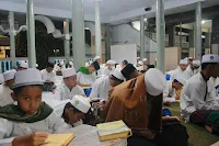 Kerasan Gak Kerasan Tetap Santri