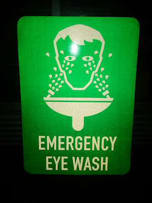 emergency-eye-wash-eyewash-station-safety-sign