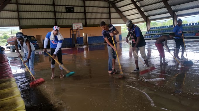 CLUB DE JÓVENES DEPORTISTAS Y CULTURALES DE VALLEJUELO REALIZA LIMPIEZA AL MULTIUSO MUNICIPAL