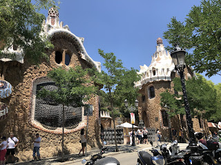 大失敗に終わった100年前の住宅地の今〜グエル公園/Park Güell〜