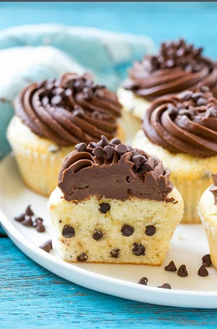 Chocolate Vanilla Cupcake